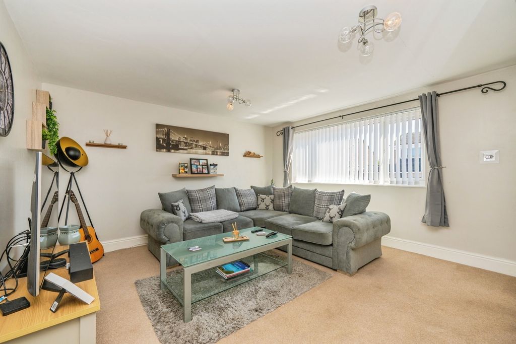 Property photo 2 of 21 Pbox-Img.Jpg