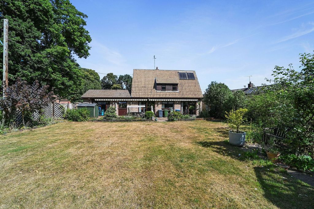 Property photo 1 of 27