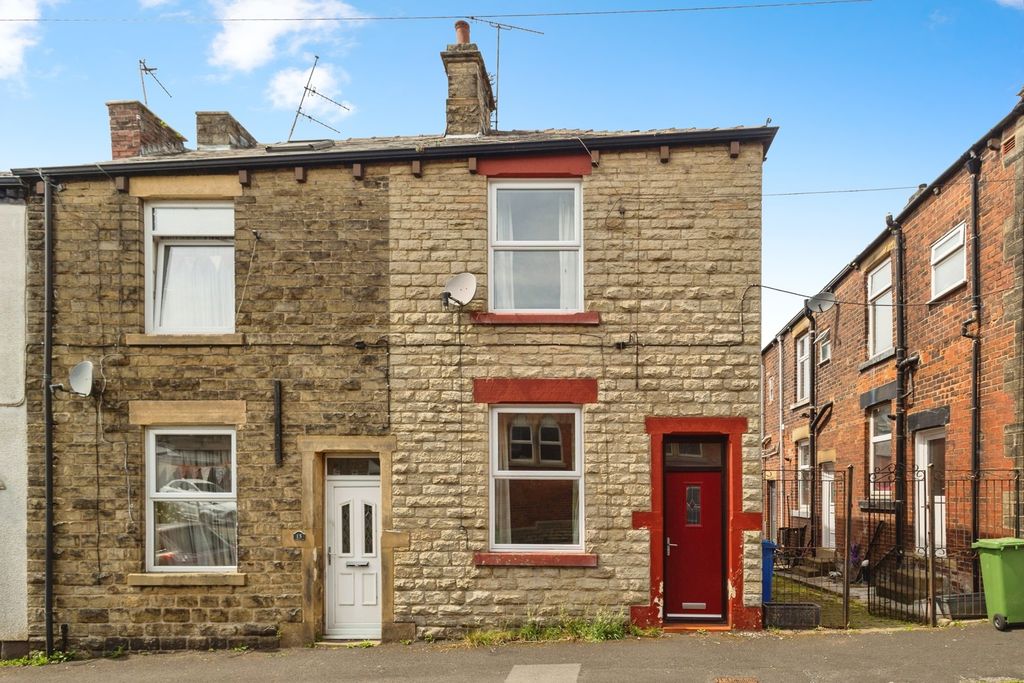 Property photo 1 of 17 External