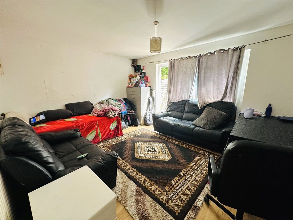 Property photo 2 of 8 Picture No. 05
