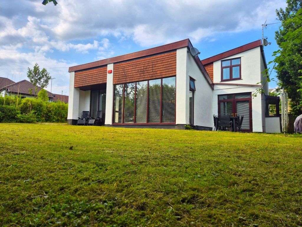 Property photo 1 of 28