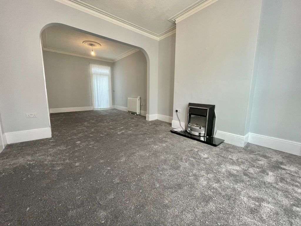 Property photo 2 of 11 2773663