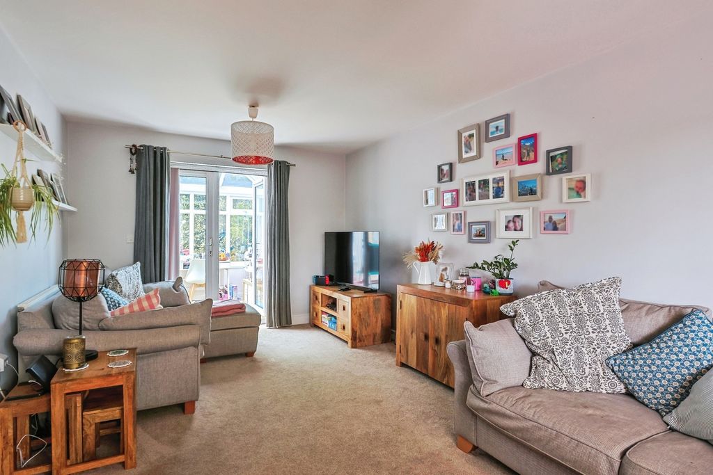 Property photo 2 of 19 Pbox-Img.Jpg