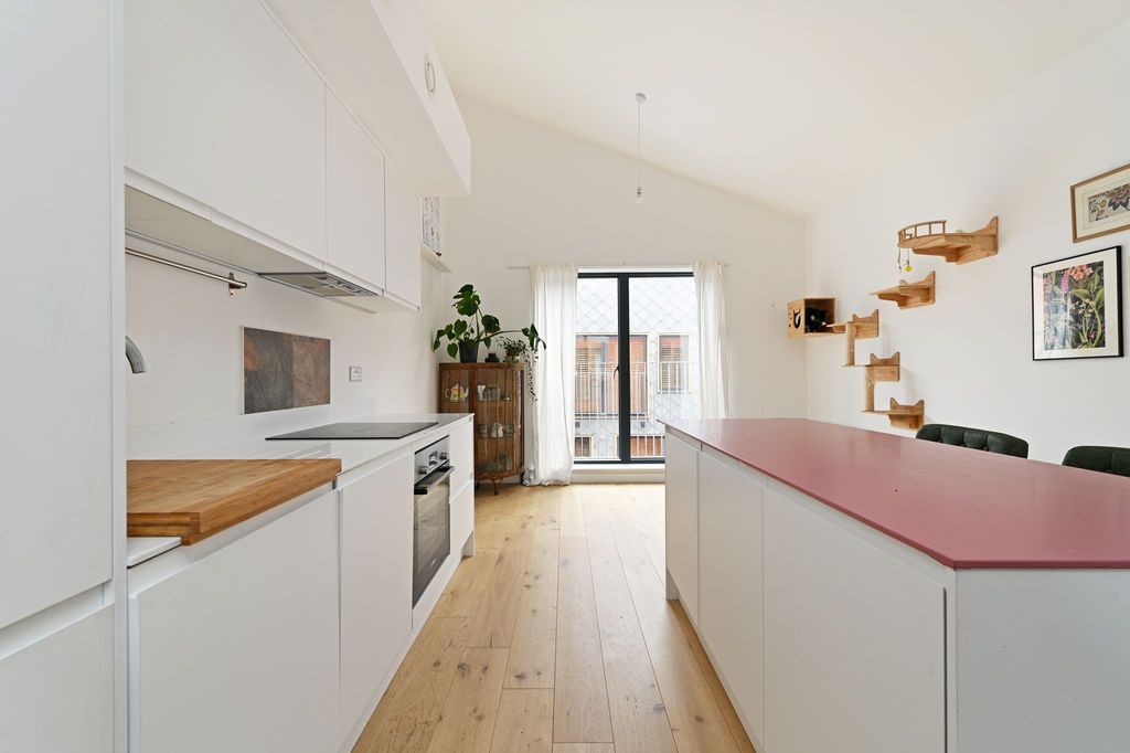 Property photo 1 of 31 Open Plan Dining / Kitchen