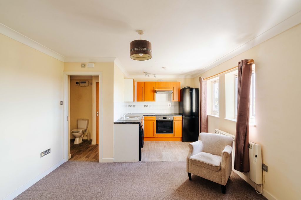 Property photo 2 of 10 3