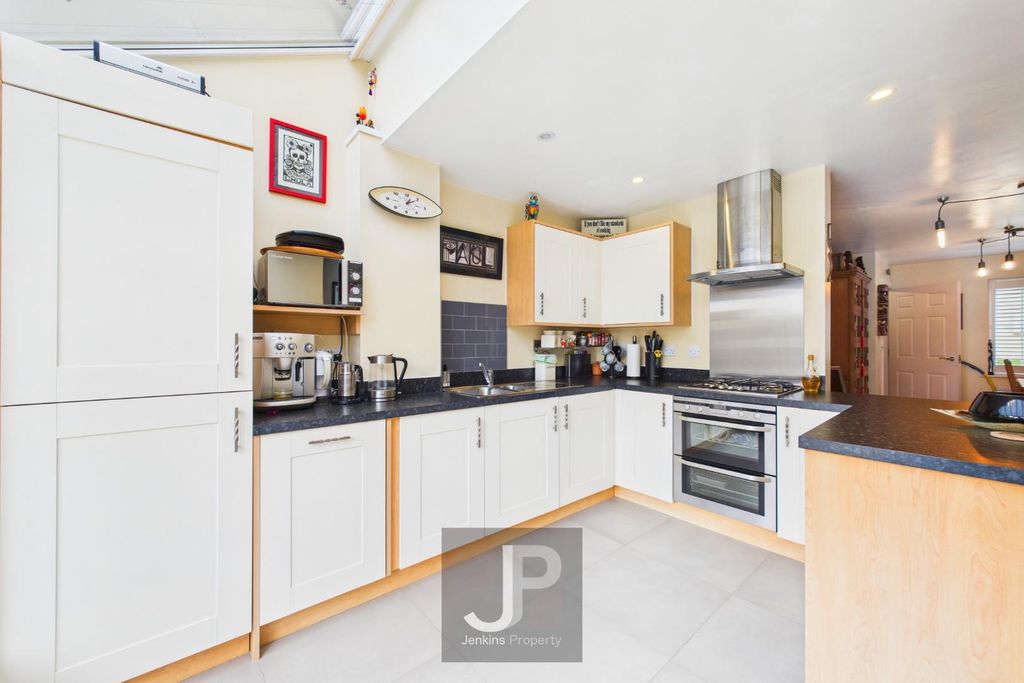 Property photo 3 of 14 Cam01632G0-Pr0227-Still014.Jpg