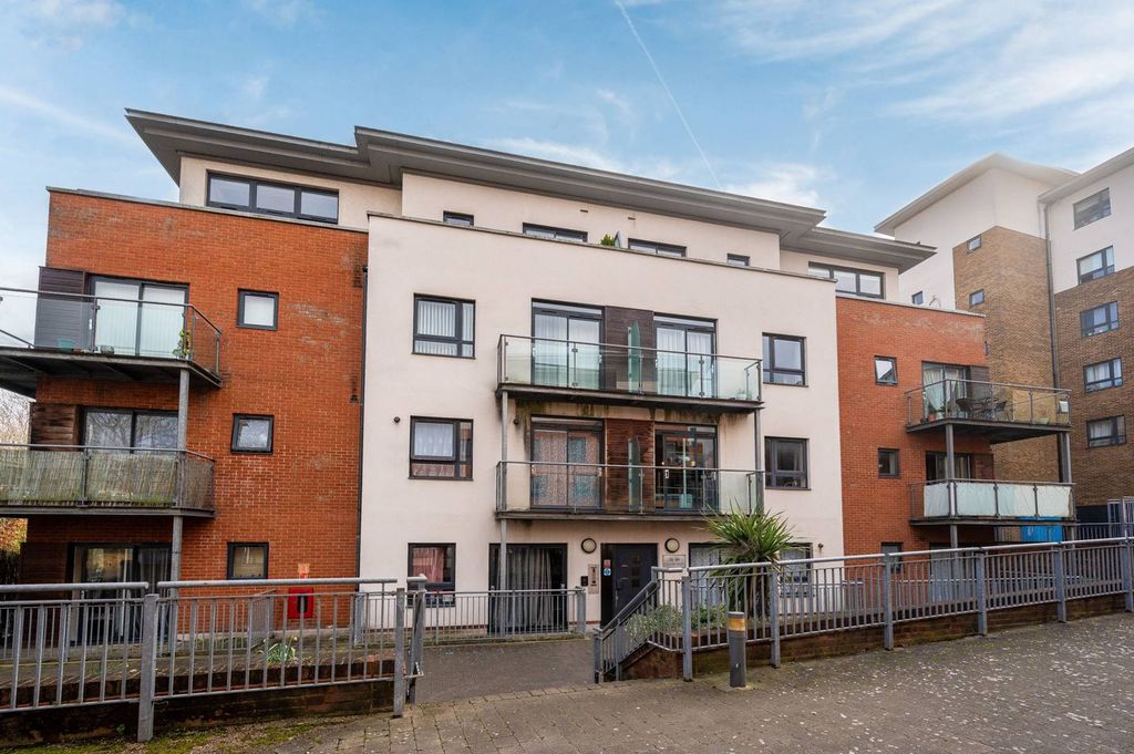 Property photo 3 of 14