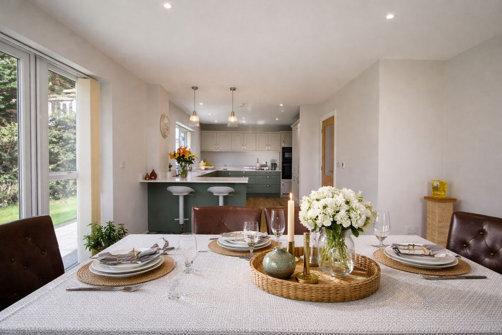 Property photo 2 of 25