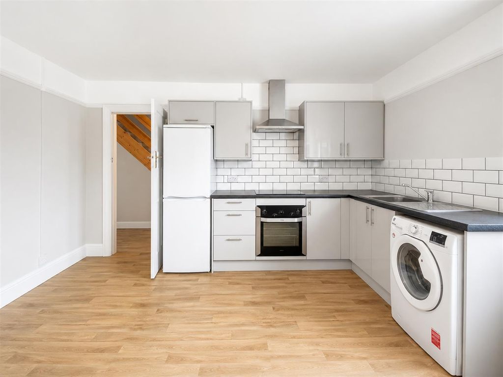 Property photo 1 of 8 Kitchen 2.Png