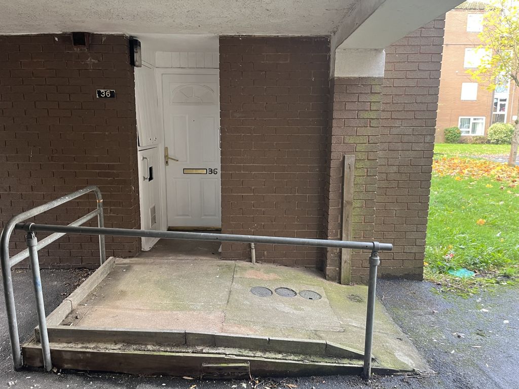 Property photo 2 of 6