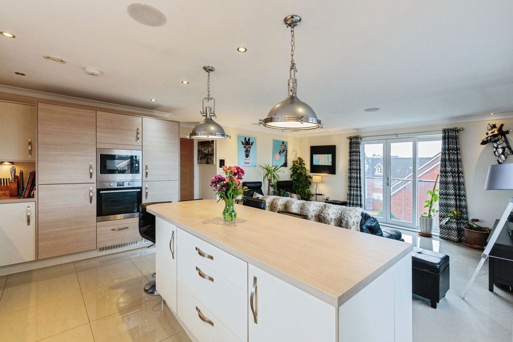 Property photo 3 of 15