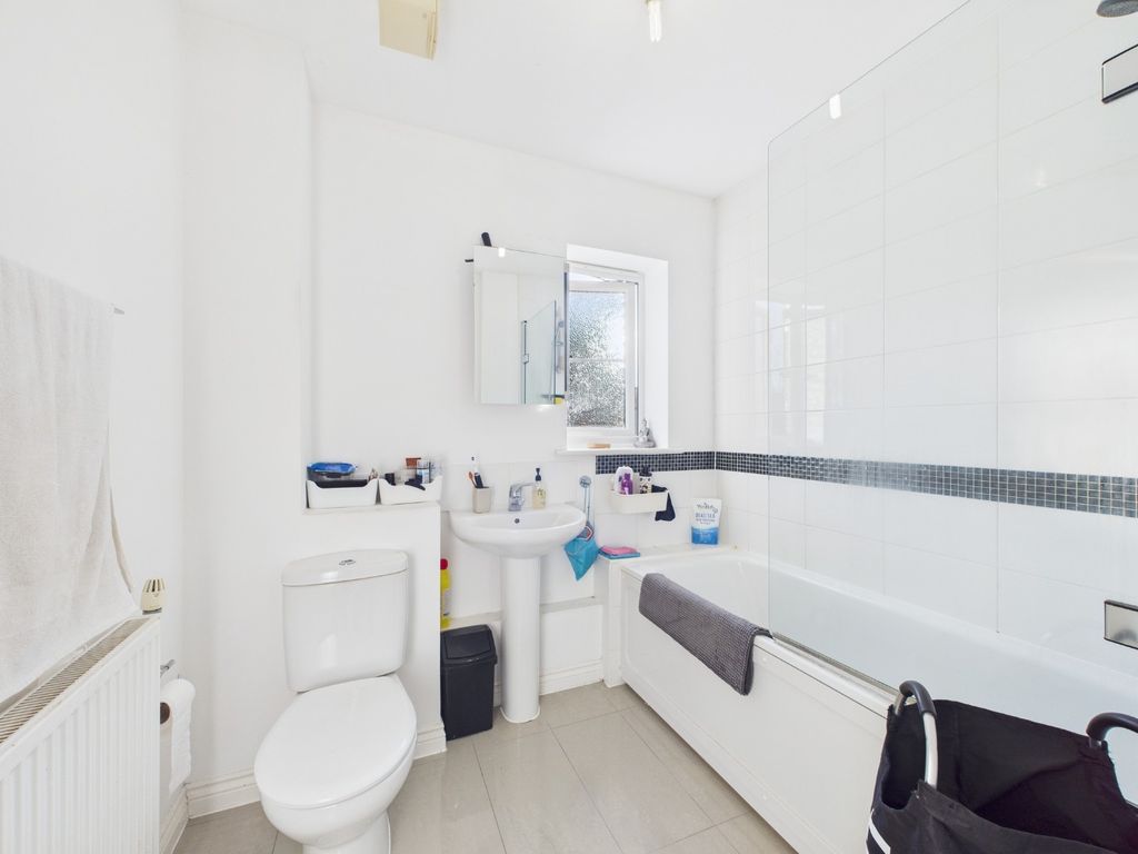 Property photo 3 of 8 4673623