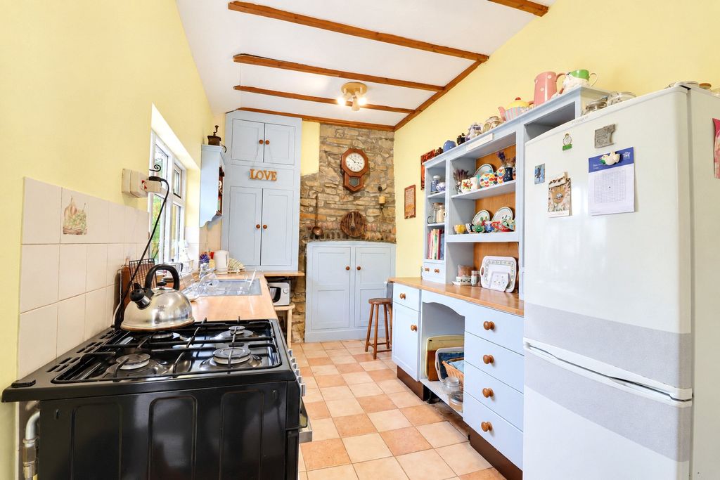 Property photo 3 of 21 3 - Picture No. 08