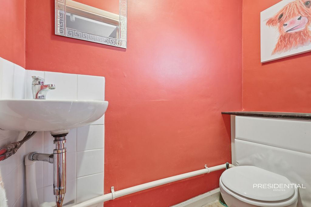 Property photo 3 of 25