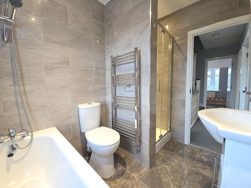 Property photo 3 of 12 Whatp Image 2025-11-24 At 14.03.37.Jpeg