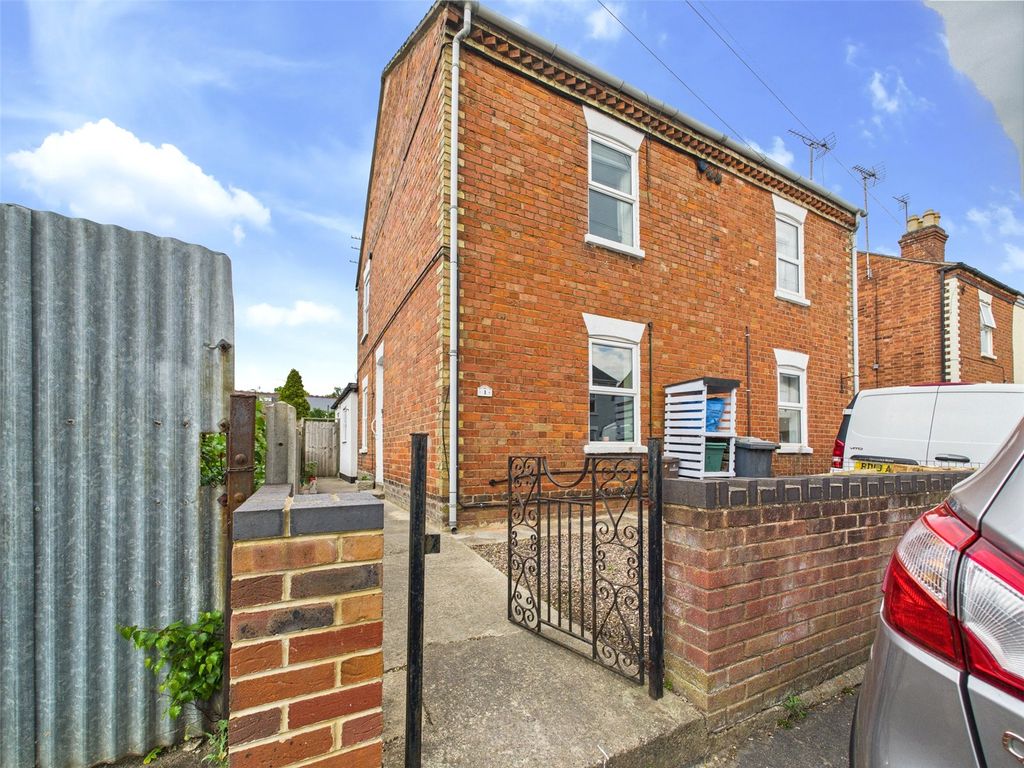 Property photo 1 of 17 Picture No. 01