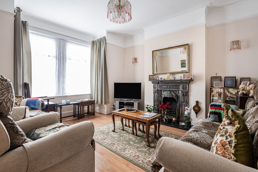 Property photo 2 of 12