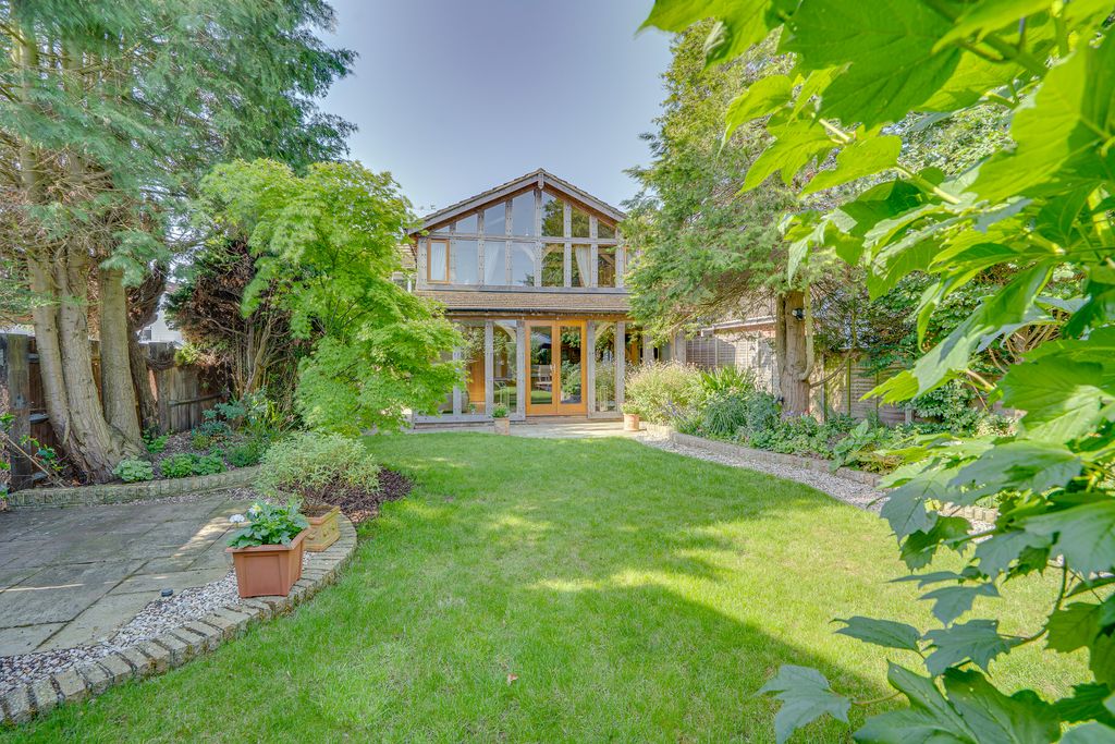 Property photo 2 of 19