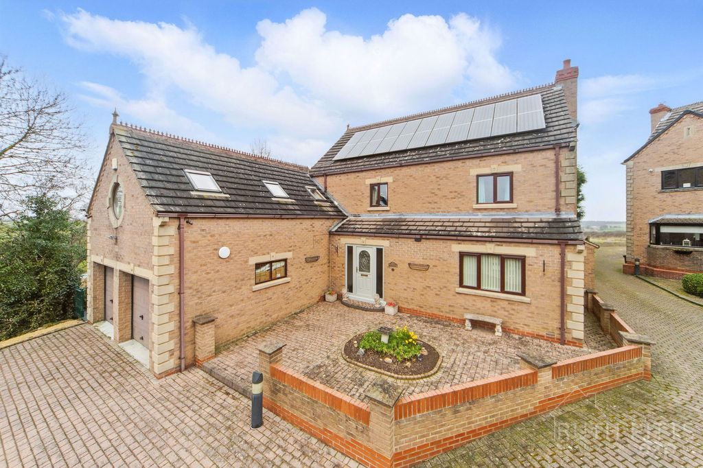 Property photo 3 of 54