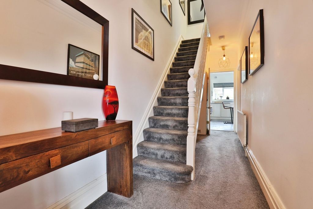 Property photo 2 of 19 Pbox-Img.Jpg