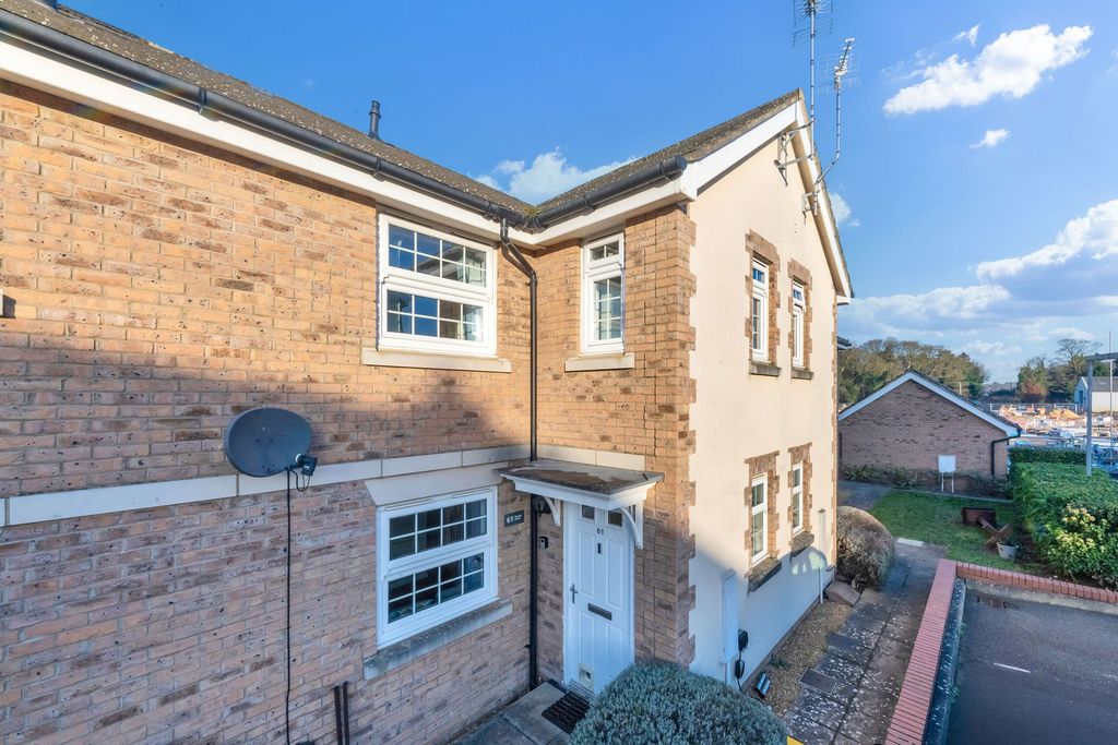 Property photo 1 of 8