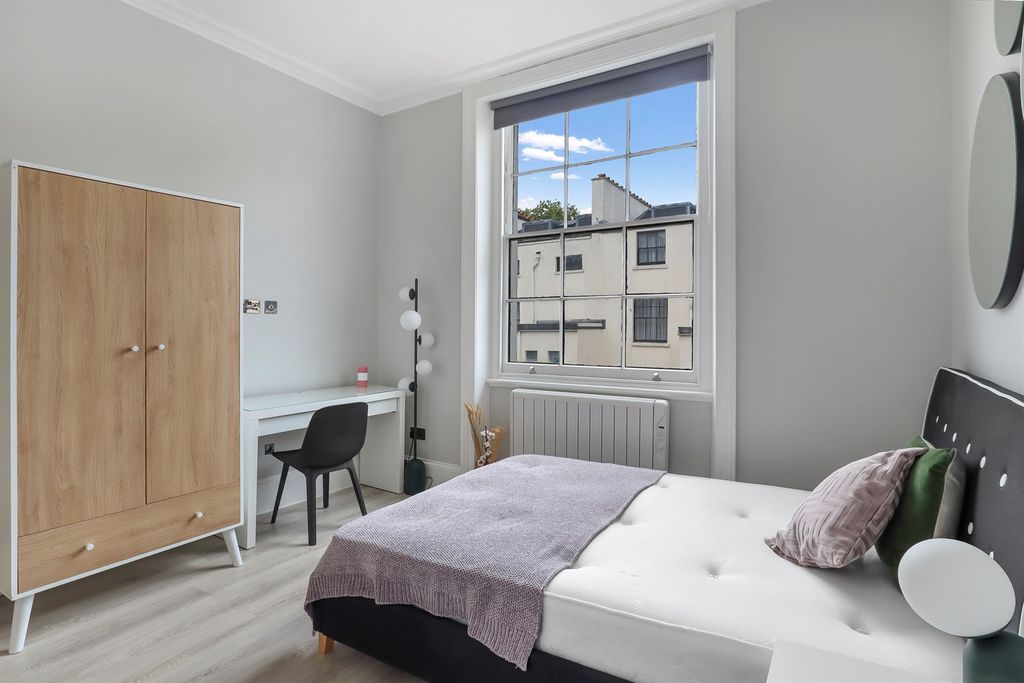 Property photo 1 of 20 (Main)