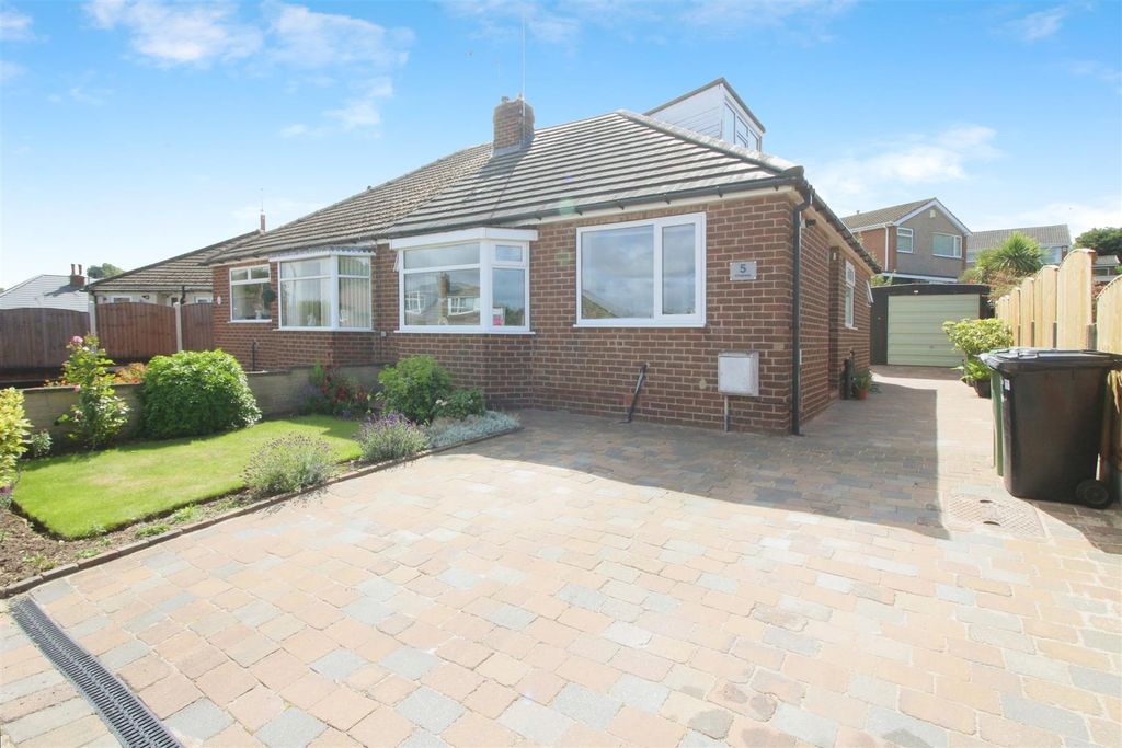 Property photo 1 of 16 Outside