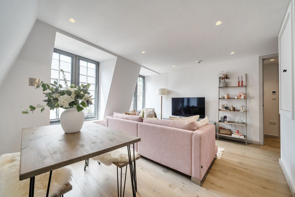 Property photo 1 of 15 1492771-7-6A580B8...