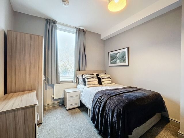Property photo 1 of 12 5 Bed Shared House - Cope Street, Barnsley S70