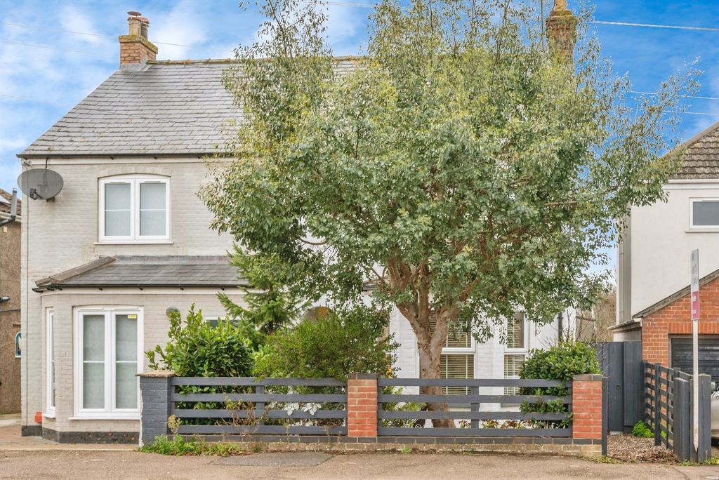 Property photo 2 of 17