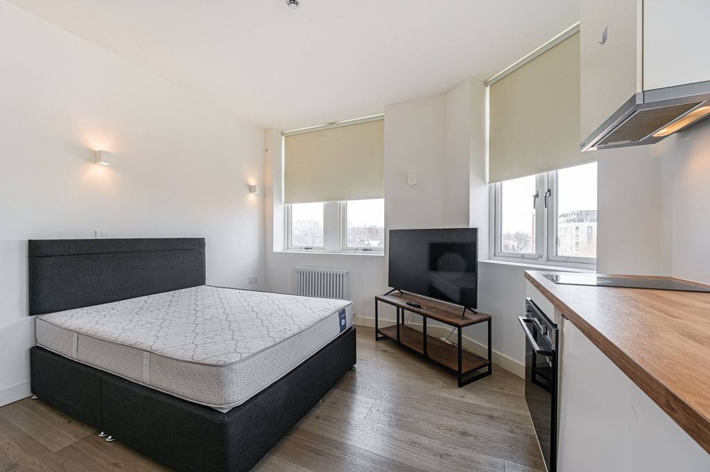 Property photo 1 of 6