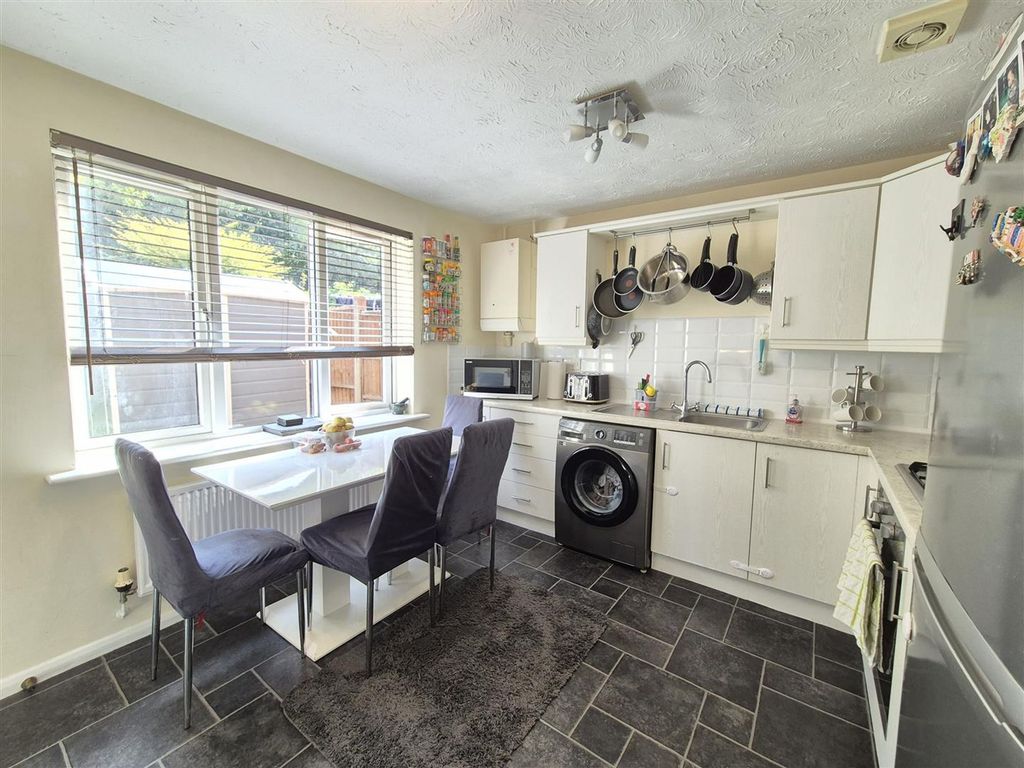 Property photo 2 of 12 Kitchen Diner