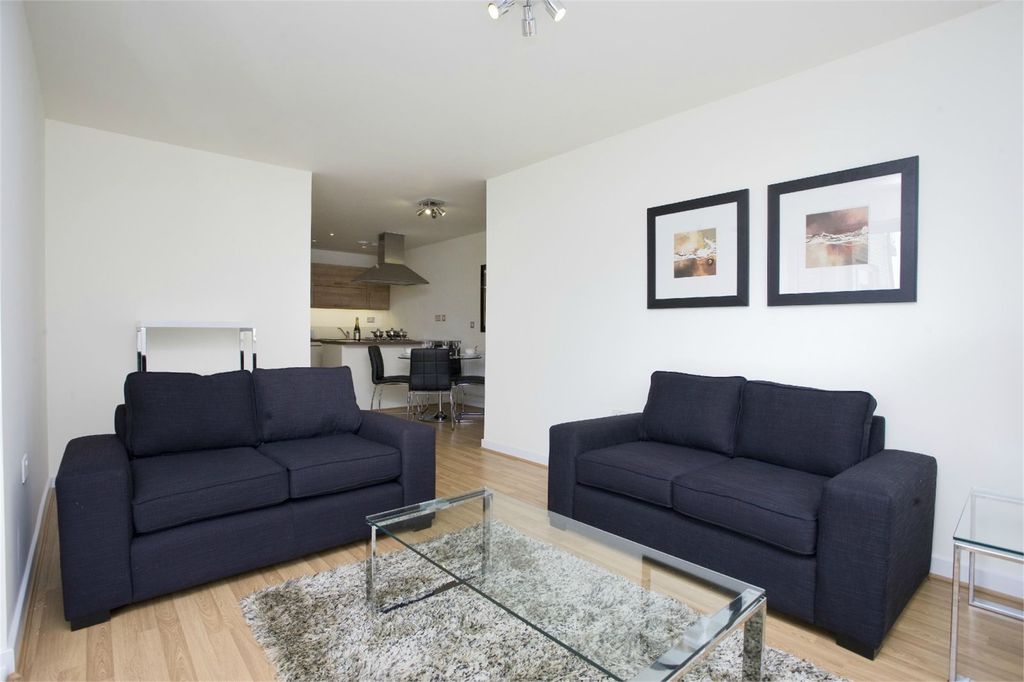 Property photo 3 of 8 Picture 3