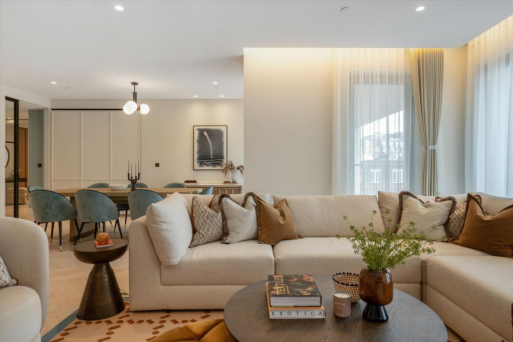 Property photo 2 of 43 Image