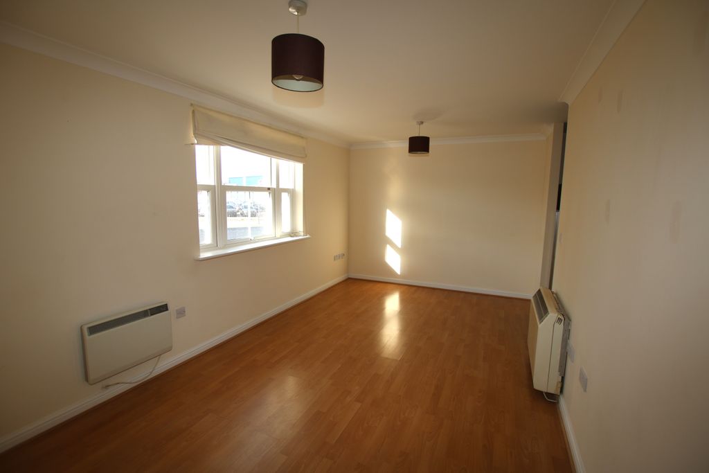 Property photo 3 of 8 124Wickhamcresf