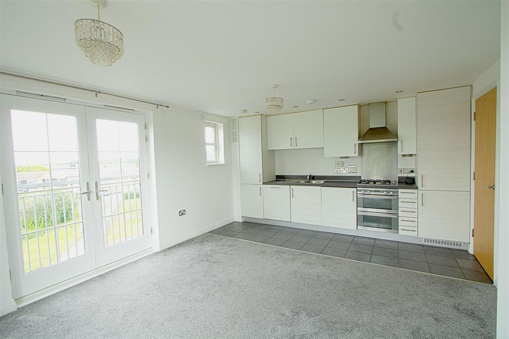 Property photo 2 of 12 Lounge Kitch 4.Jpg