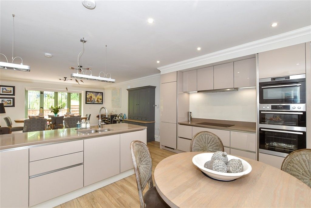 Property photo 3 of 28 Kitchen/Dining Room