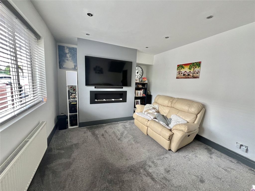 Property photo 2 of 13 Picture No. 10