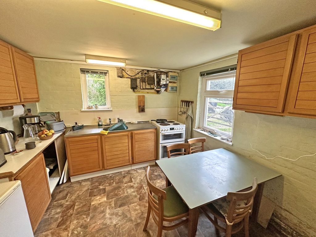 Property photo 3 of 18 Picture 3