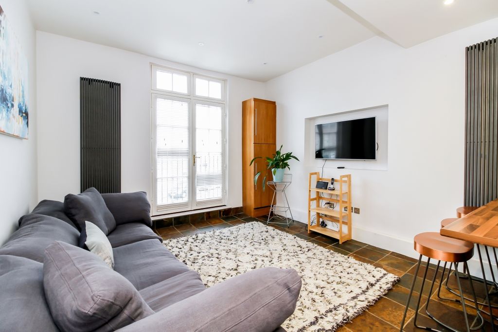 Property photo 1 of 8 49407