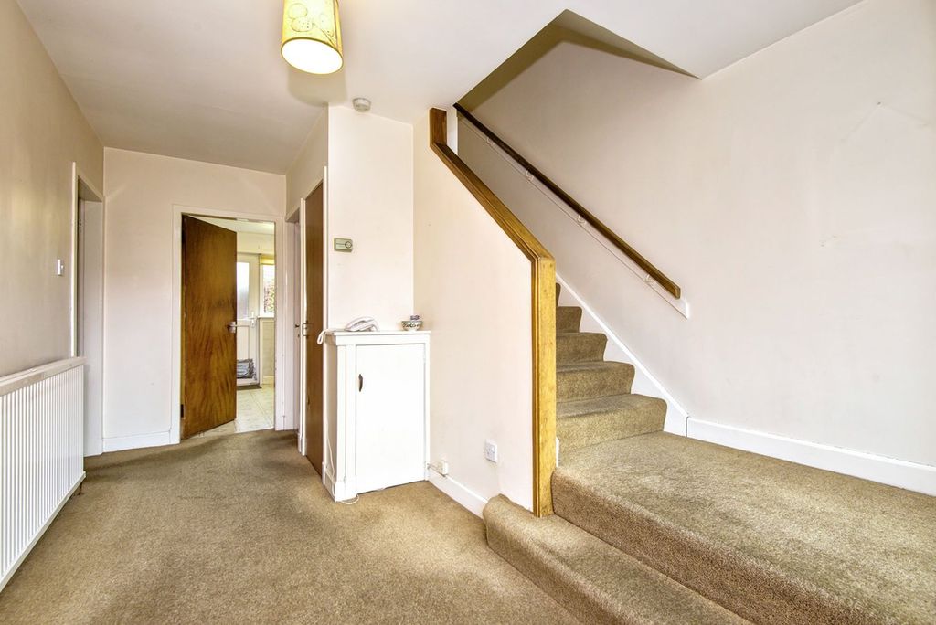 Property photo 2 of 20
