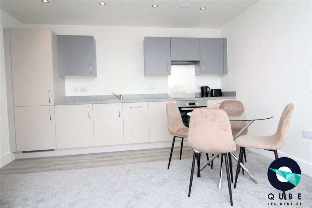 Property photo 3 of 8 Picture No. 14