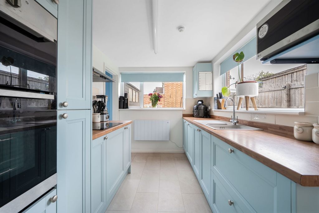 Property photo 3 of 19