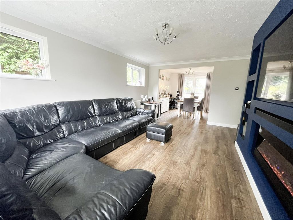Property photo 2 of 21