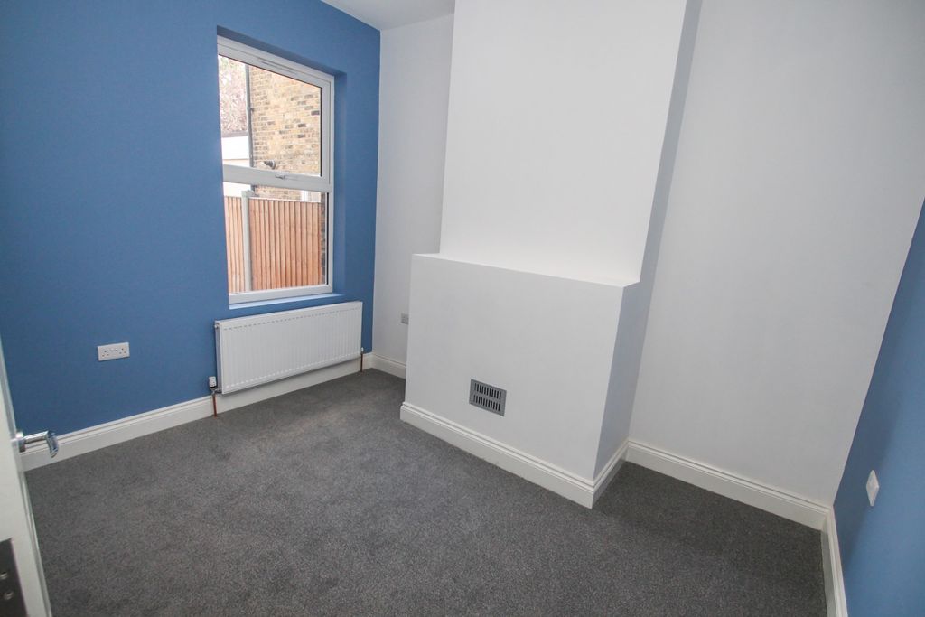 Property photo 3 of 16 4575732