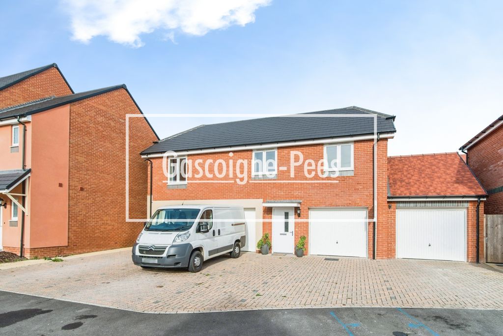 Property photo 1 of 8