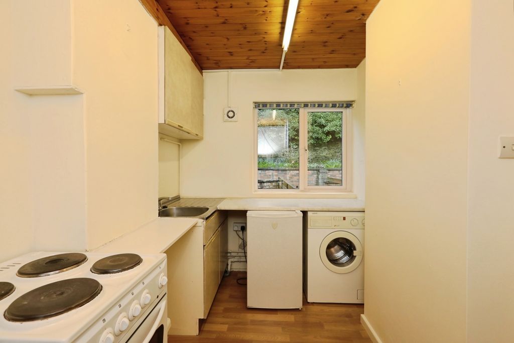 Property photo 3 of 20 Pbox-Img.Jpg