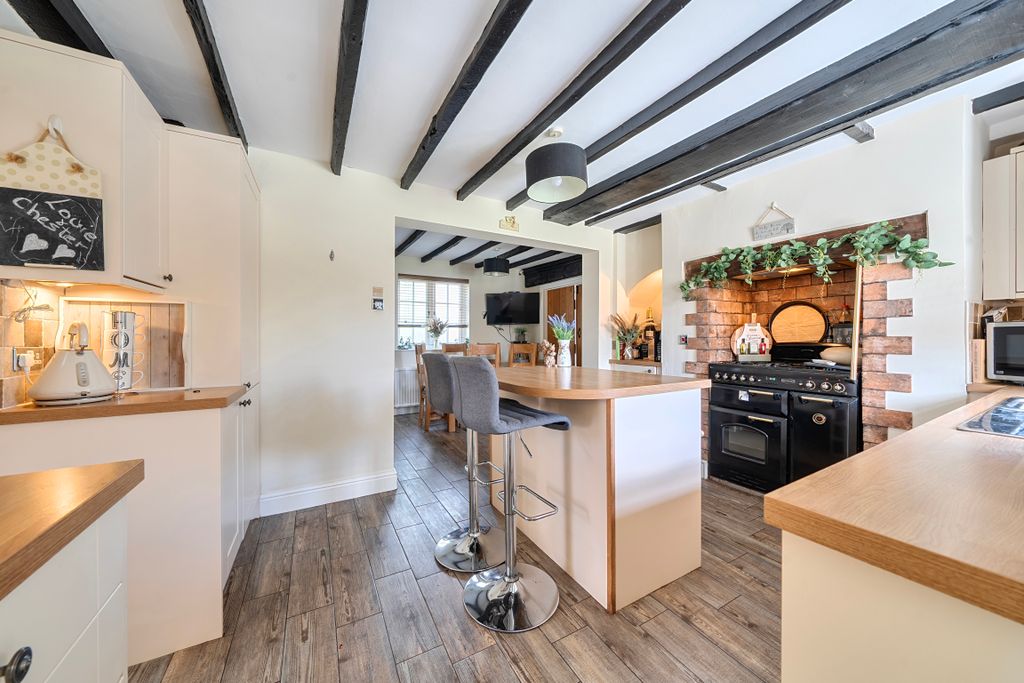 Property photo 2 of 18 1457947-2-6A07612Be4561