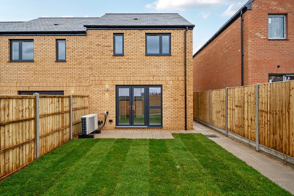 Property photo 1 of 8 Picture No. 22