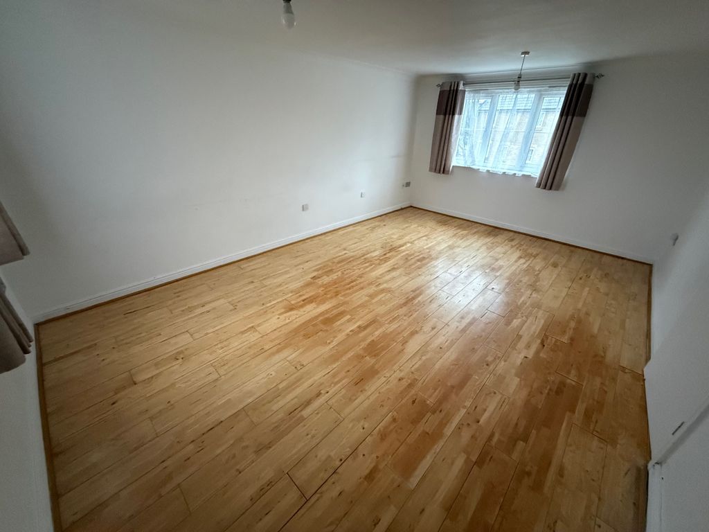 Property photo 3 of 10 Image